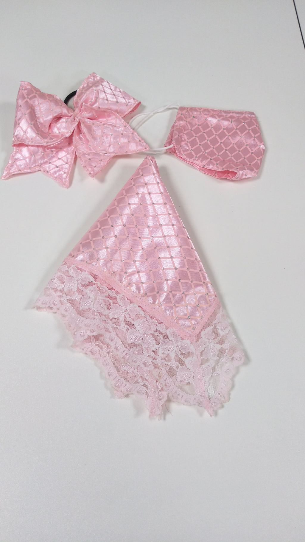 Little pink combo (mask, bow and handkerchief)